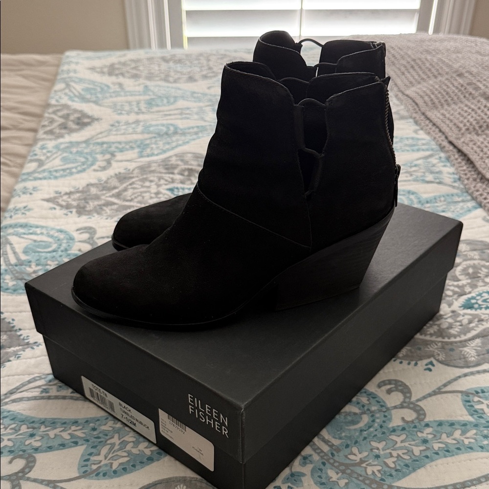 Eileen Fisher Women's Elegant Black Tote Ankle Booties
